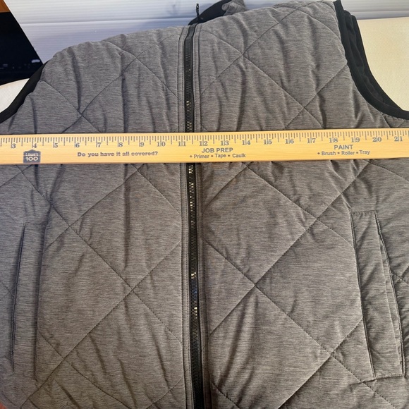 Banana Republic Unisex Large Gray Quilted/Water Resist Vest  Excellent Condition - Picture 8 of 13